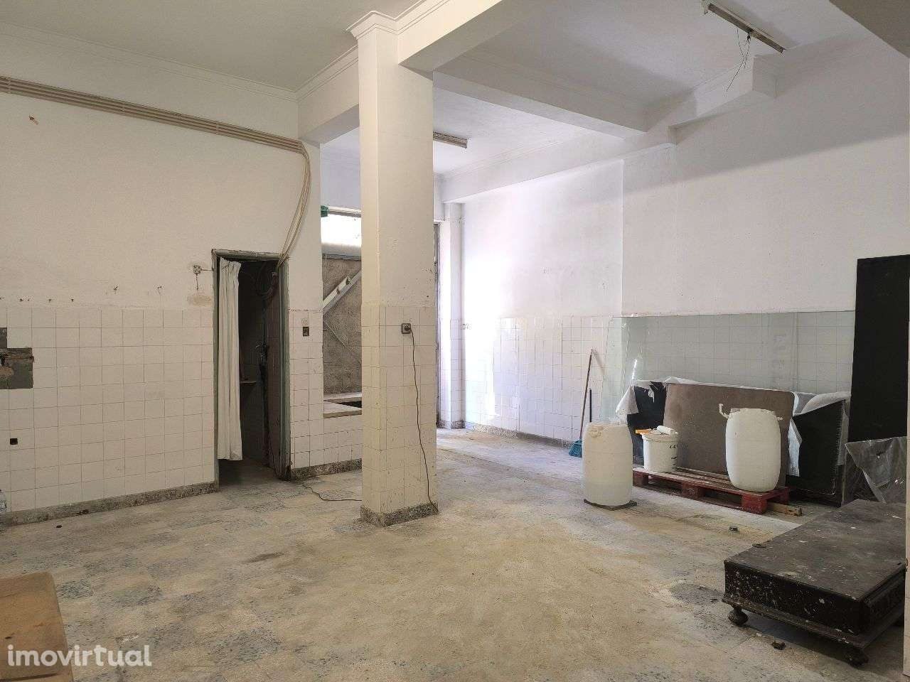 Loja para venda em Almada - Grande imagem: 3/22