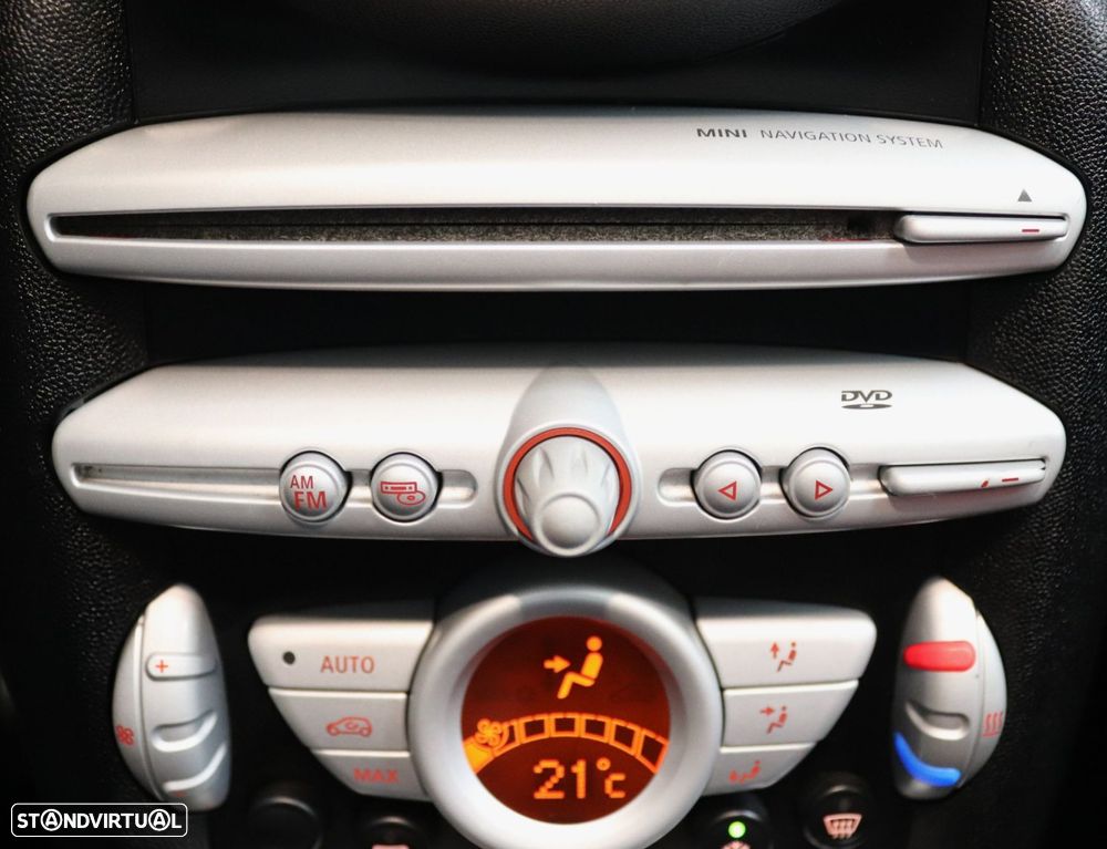 MINI Cabrio John Cooper Works - 24