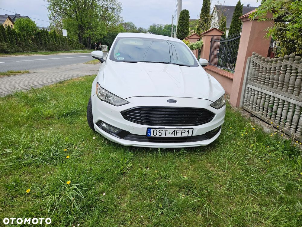 Ford Fusion - 2