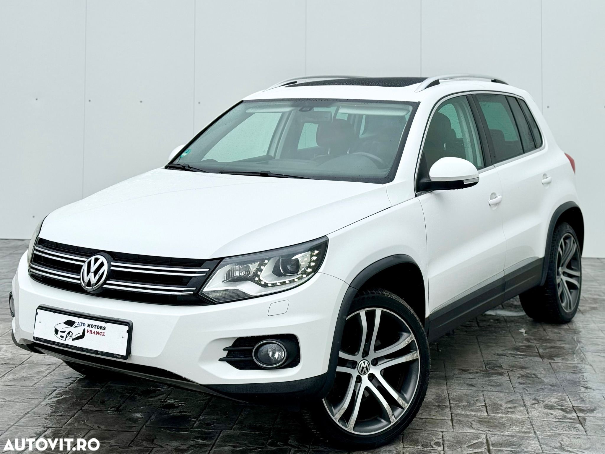 Volkswagen Tiguan 2.0 TDI 4Motion Track & Field - 12