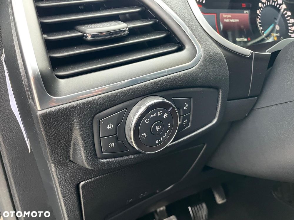 Ford S-Max - 12