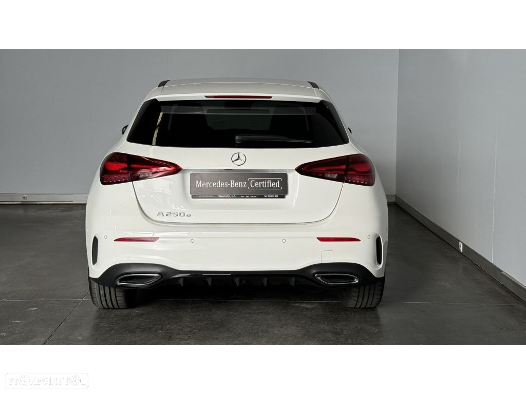 Mercedes-Benz A 250 e AMG Line - 3