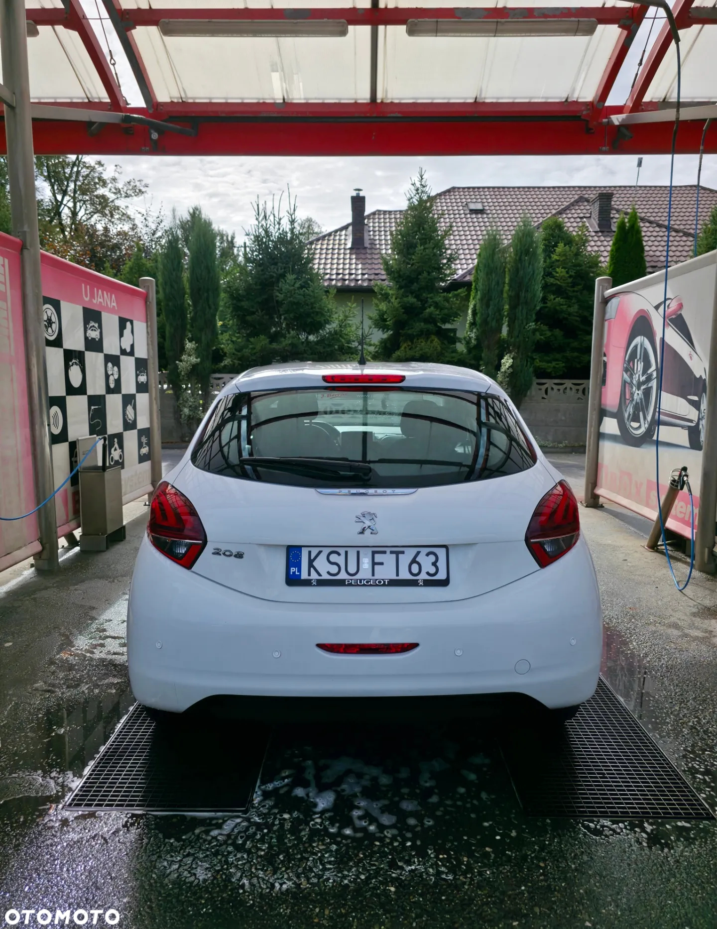 Peugeot 208 1.6 BlueHDi Allure S&S - 4