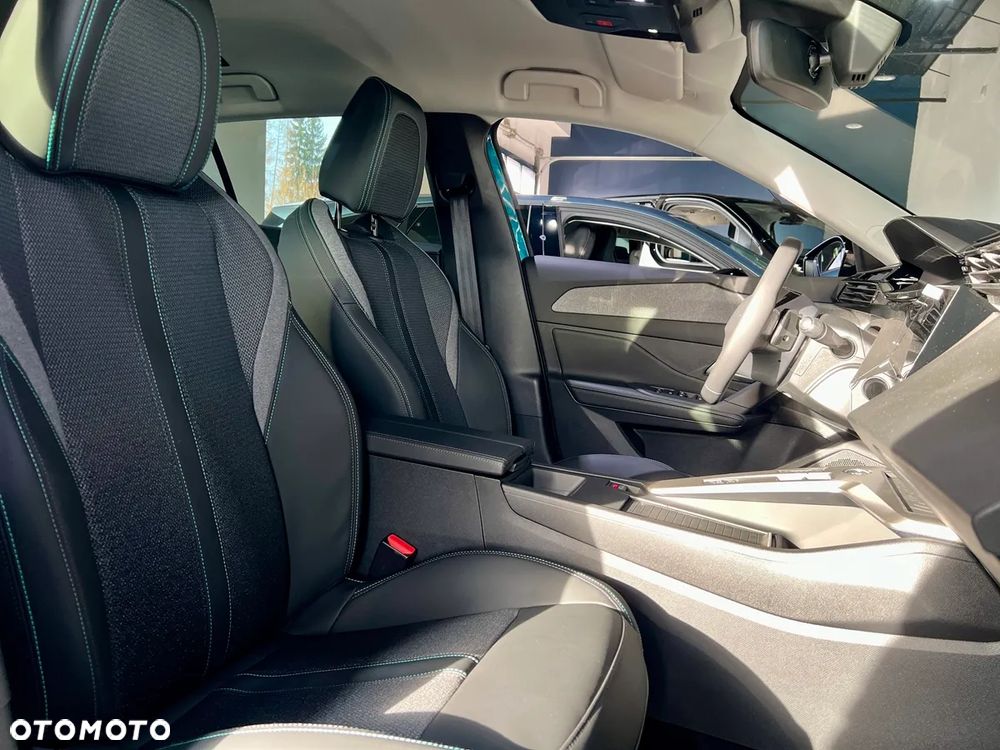 Peugeot 408 1.2 PureTech mHEV Allure S&S e-DSC6 - 14