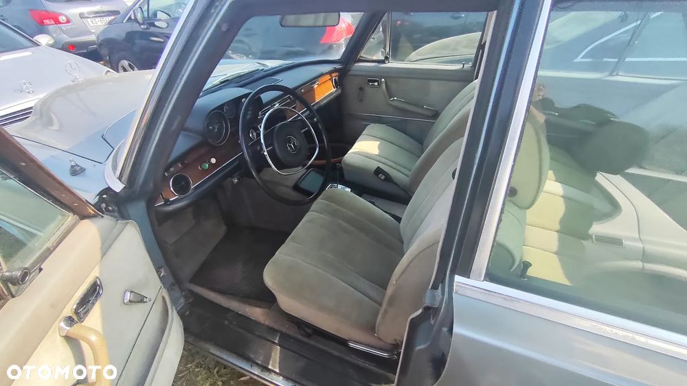 Mercedes-Benz W111 - 13