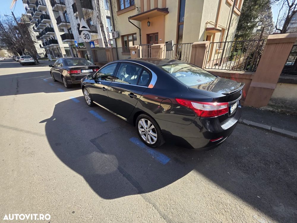 Renault Latitude - 2