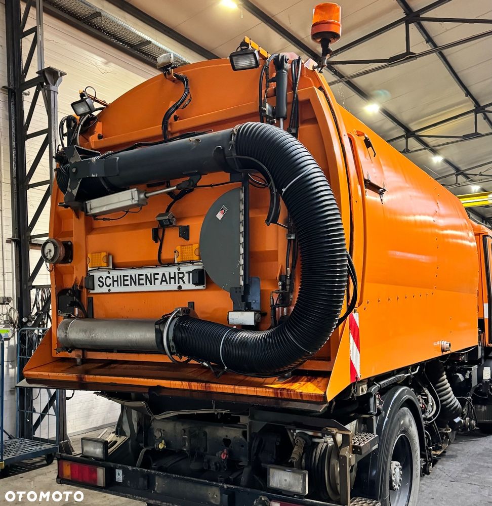 Zabudowa Schorling, odkurzacz Karcher, silnik Diesel, 2009r., z Niemiec - 2
