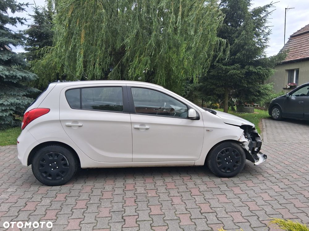 Hyundai i20 1.1 CRDi Comfort - 16