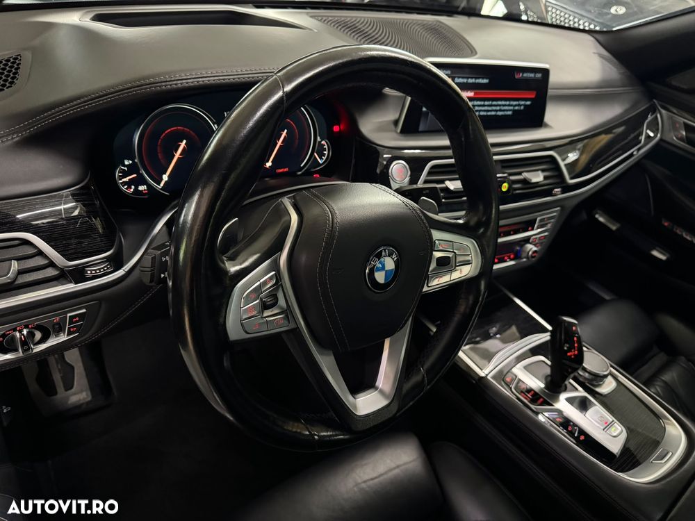 BMW Seria 7 750i xDrive - 14