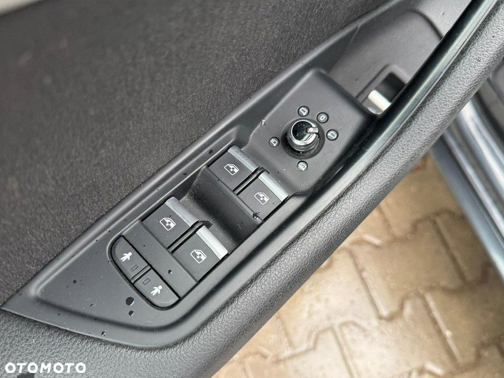 Audi A4 Limousine - 11