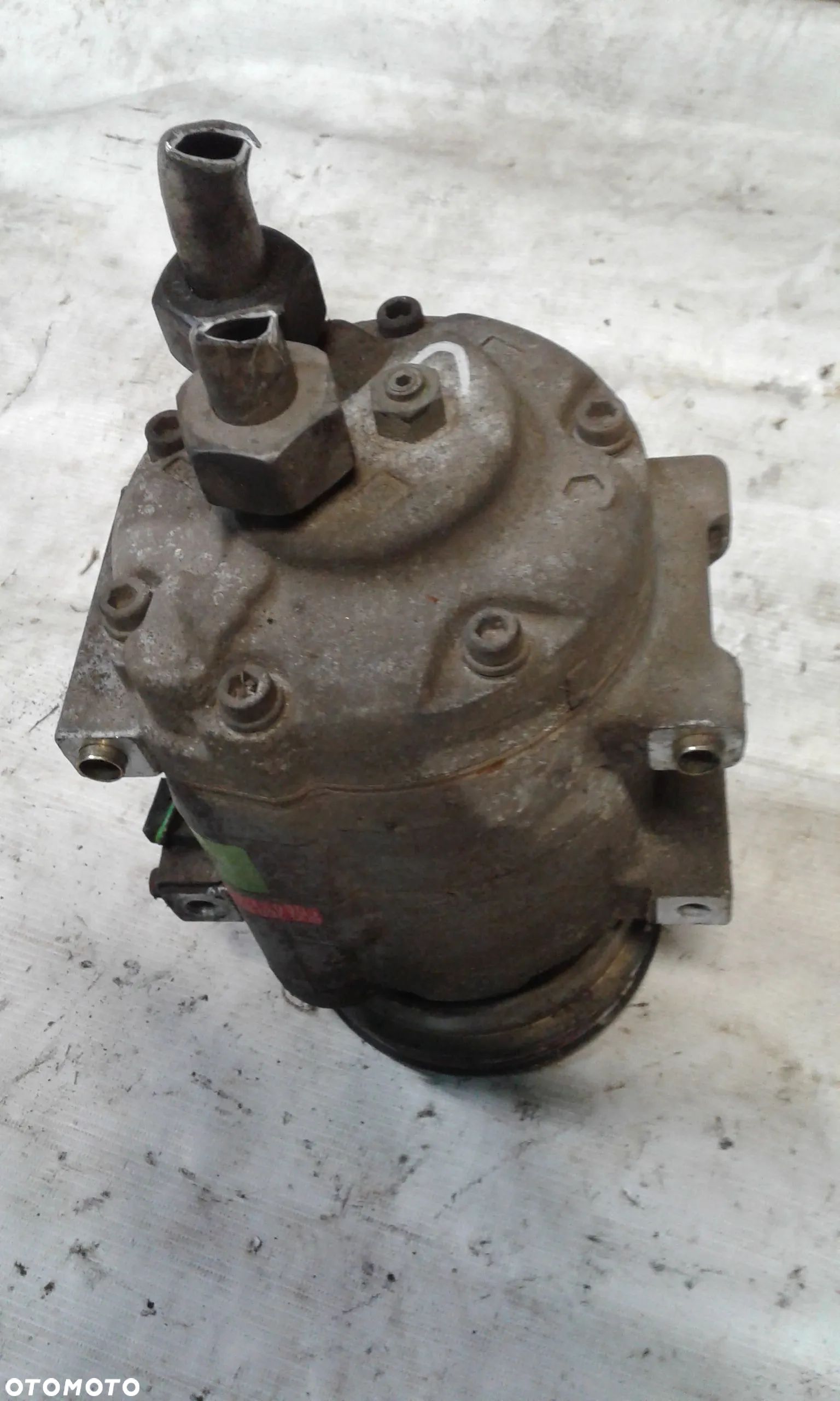 SPRĘŻARKA KLIMATYZACJI VW PASSAT B5 8D0260805D - 1