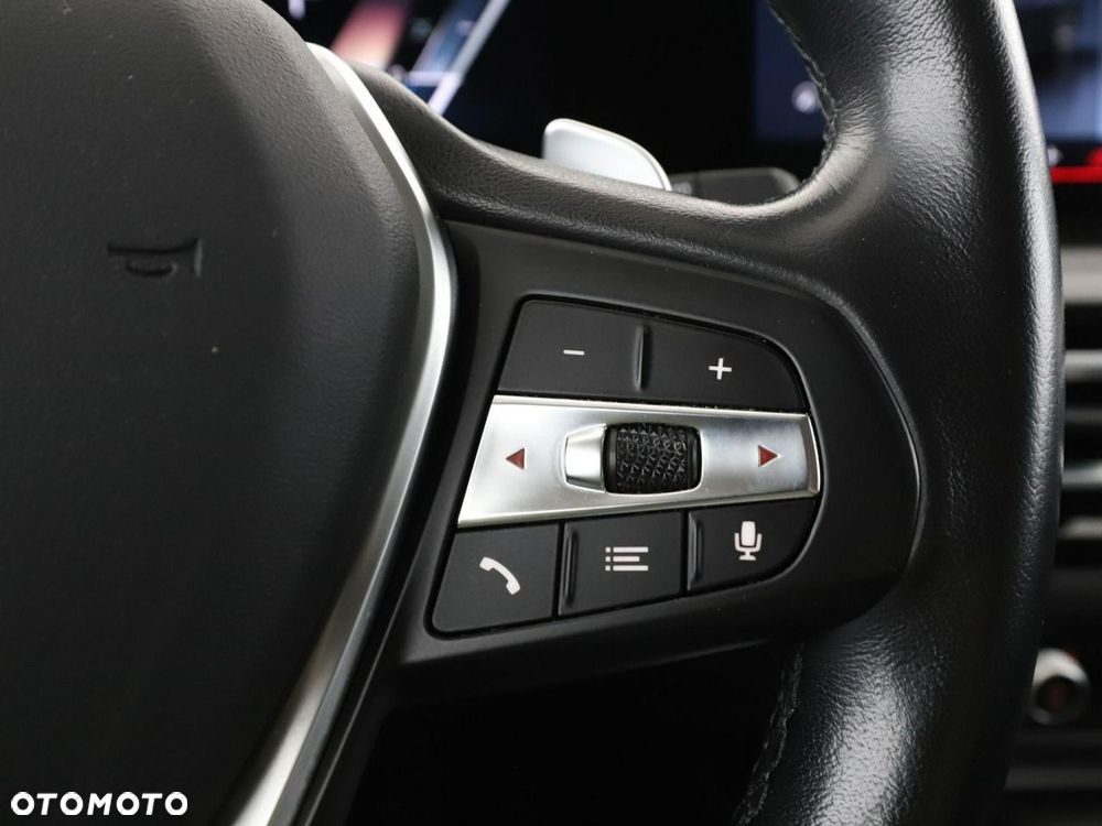 BMW Seria 3 320d xDrive - 32
