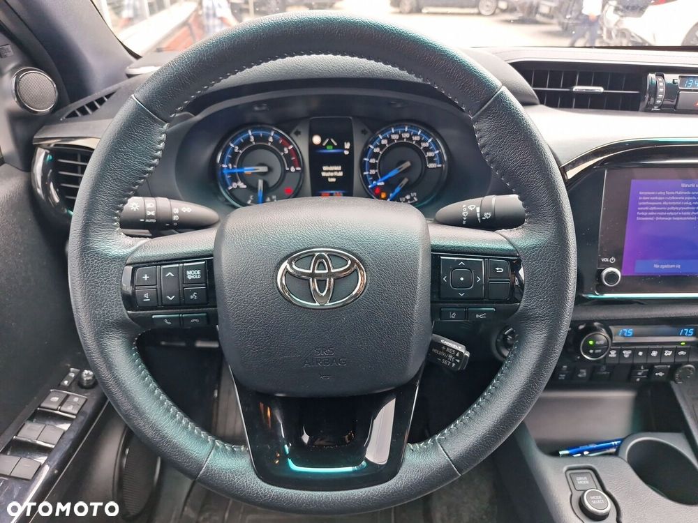 Toyota Hilux 2.8 D-4D mHEV Double Cab Invincible 4x4 - 13