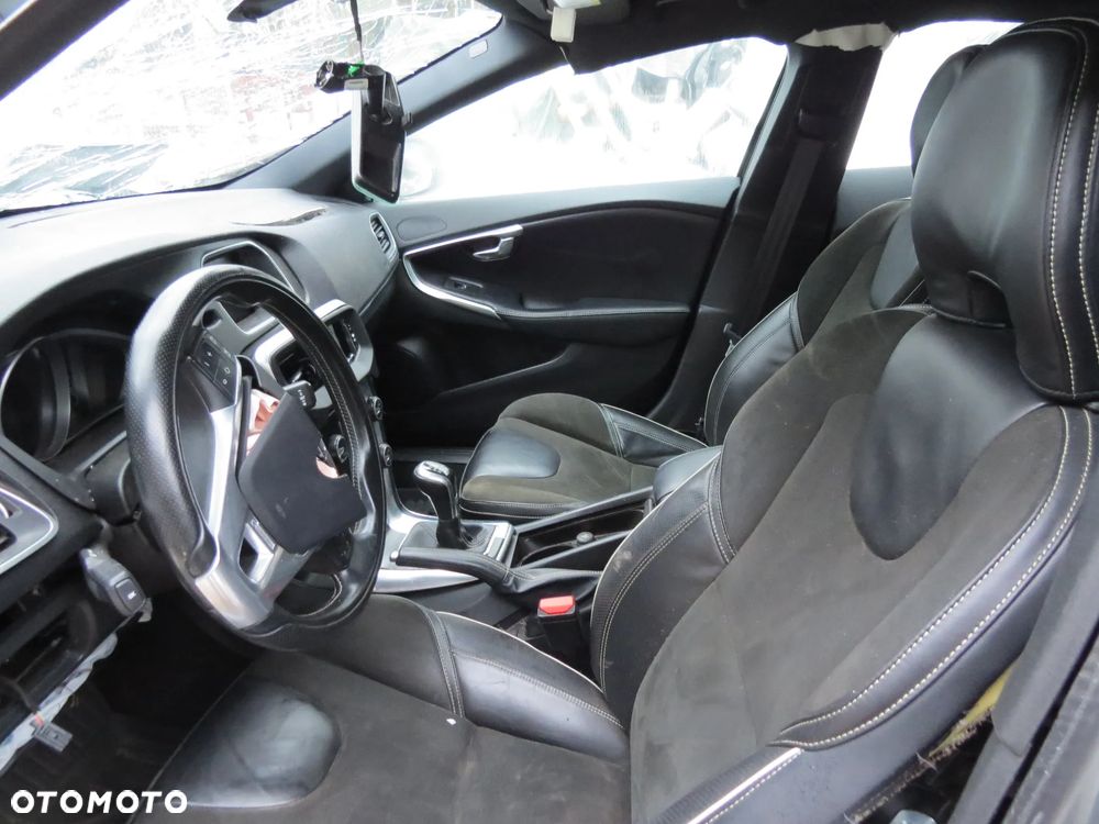 VOLVO V40 II 2.0 D2 D4204T8 LAKIER 714-16 NA CZĘŚCI - 19