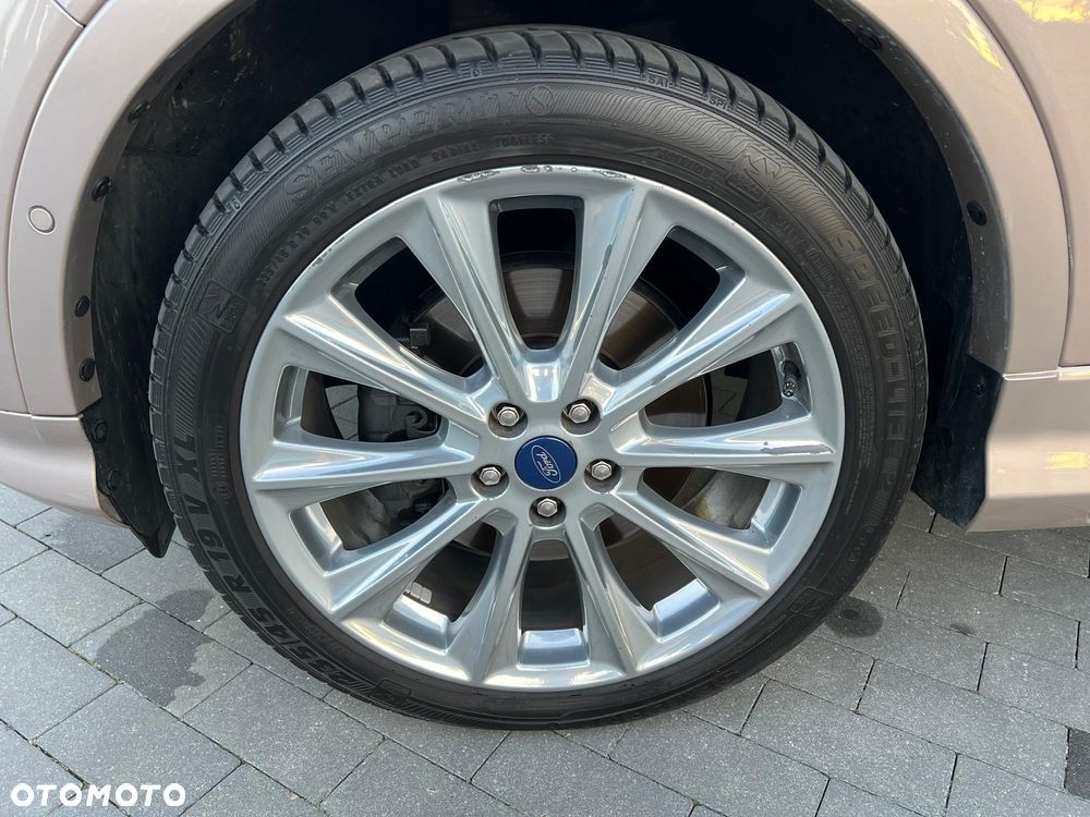 Ford Kuga - 30