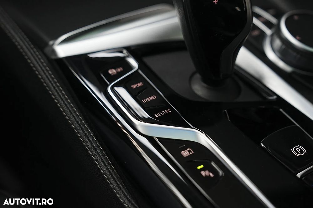 BMW Seria 5 530e Aut. M Sport Edition - 31
