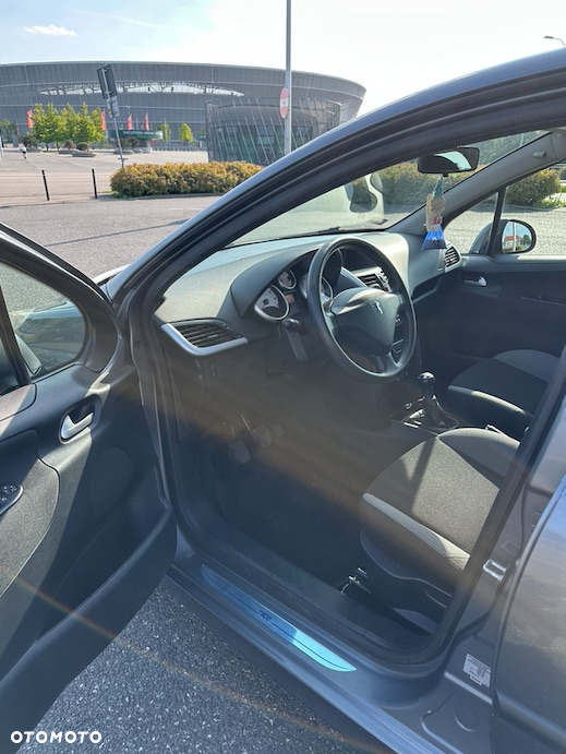 Peugeot 207 - 16