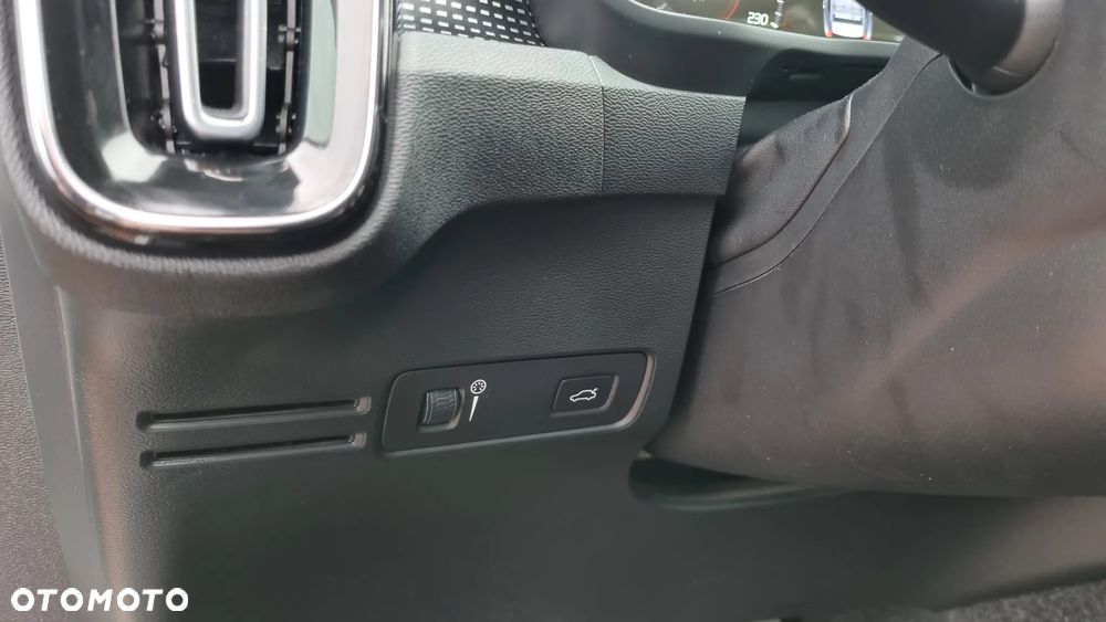 Volvo XC 40 D3 SCR R-Design - 20