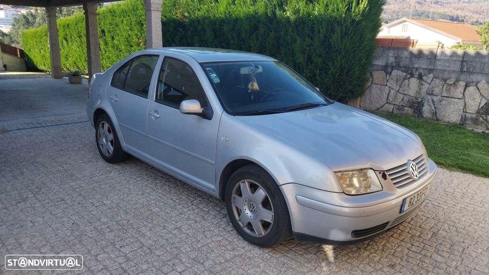 VW Bora 1.9 TDi Highline - 1