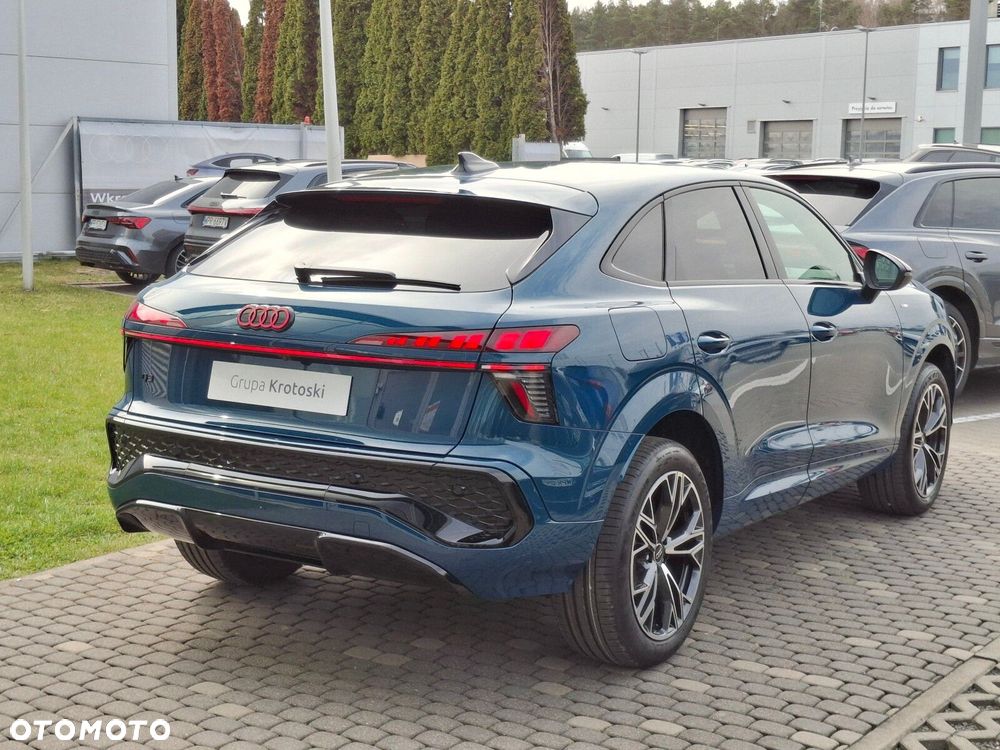 Audi Q3 Sportback - 8