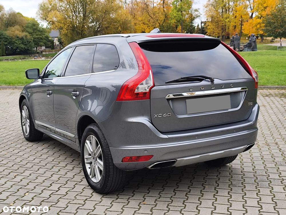 Volvo XC 60 T5 AWD Geartronic Summum - 13