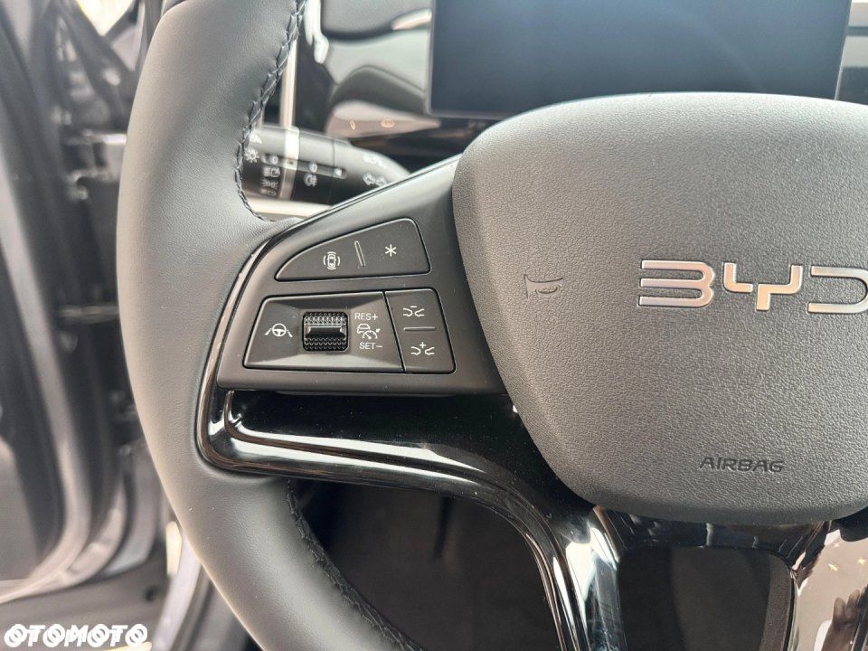 BYD Sealion 5 - 9