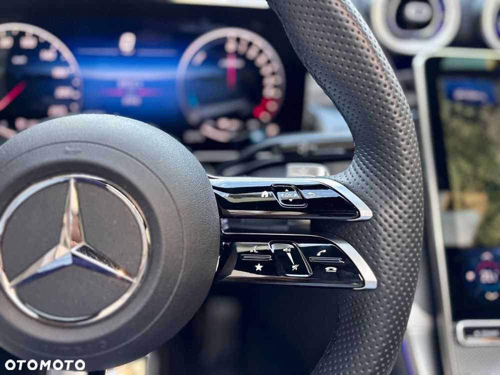 Mercedes-Benz GLC - 21