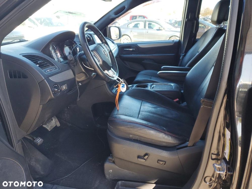 Dodge Grand Caravan 3.6 R/T - 29