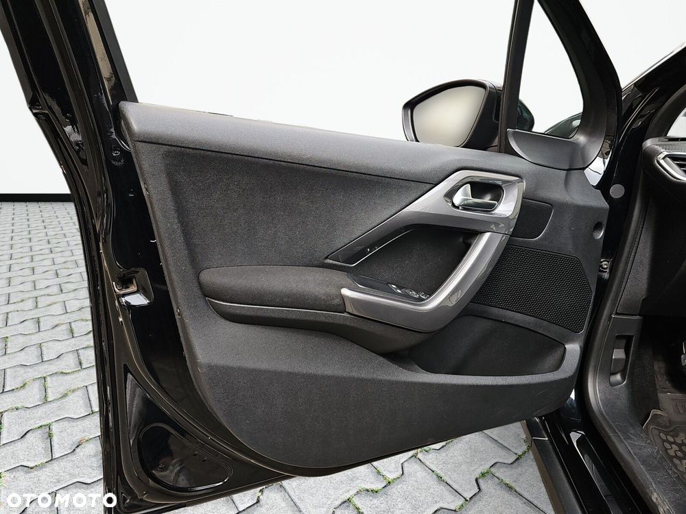 Peugeot 2008 1.2 Pure Tech GPF Active S&S - 19