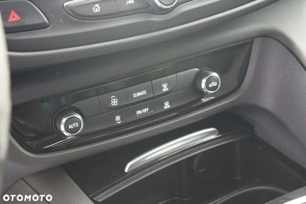 Opel Insignia - 24