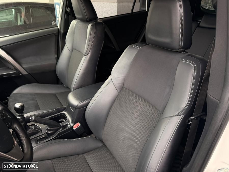 Toyota RAV4 2.0 D-4D Comfort+P.Sport - 2