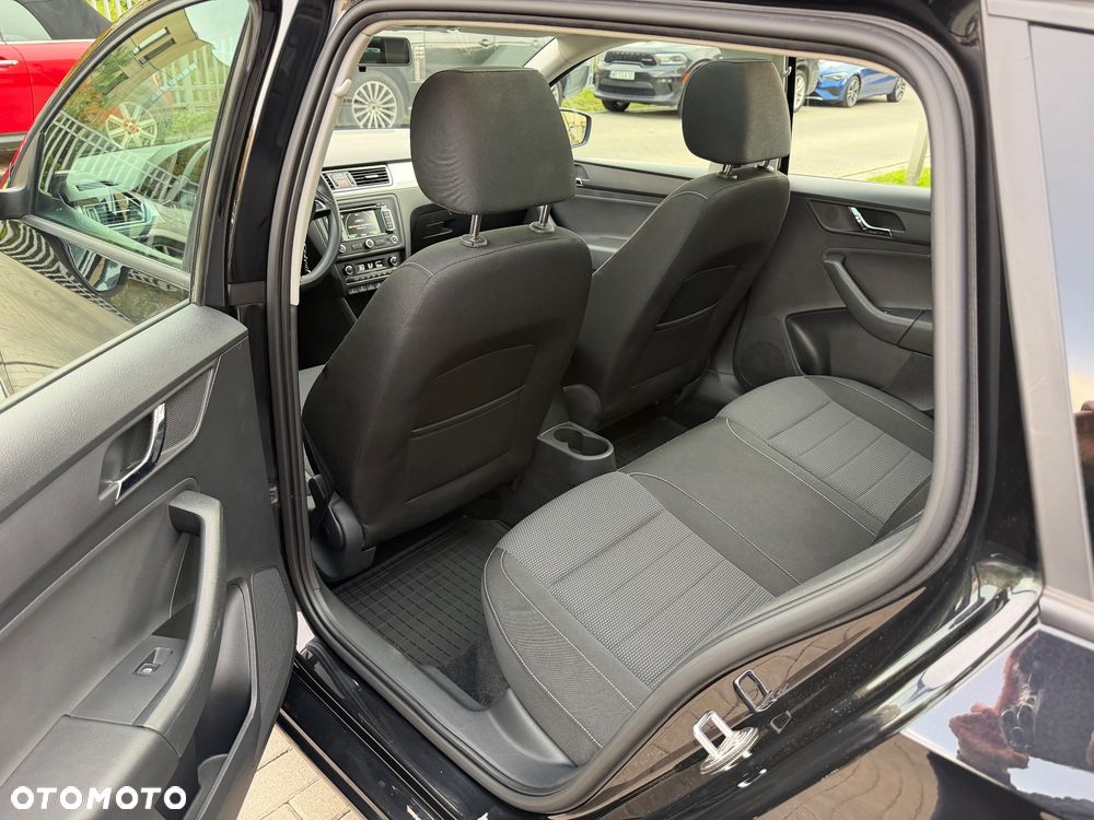 Skoda RAPID 1.4 TSI Ambition Max DSG - 19