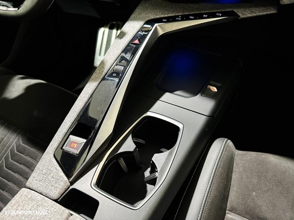 Peugeot E-3008 73 kWh GT - 37