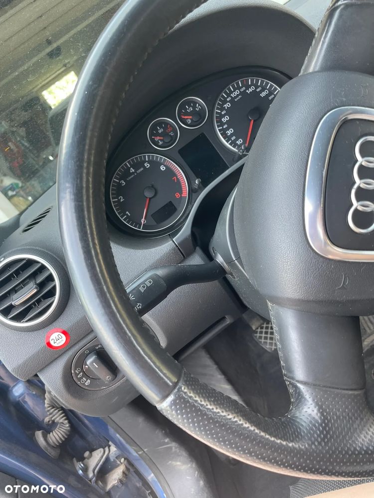 Audi A3 Sportback 1.4 TFSI Ambiente - 11