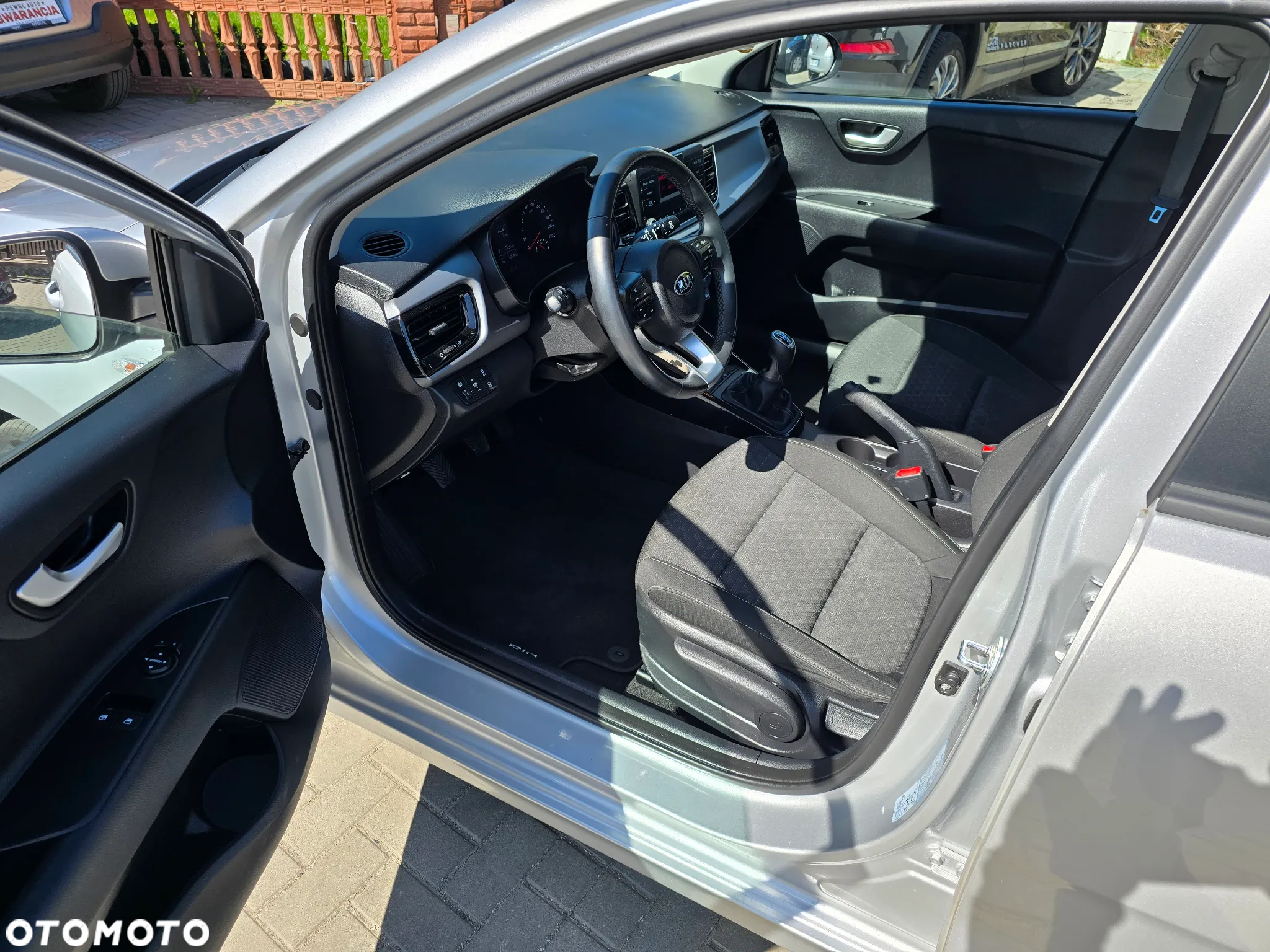 Kia Rio - 8