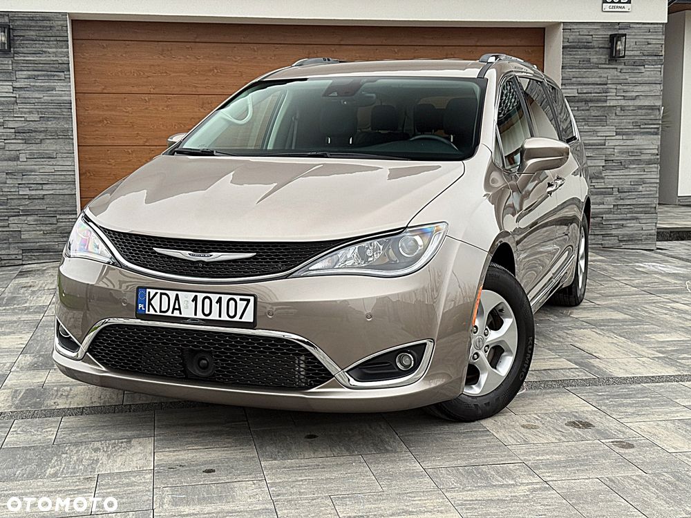 Chrysler Pacifica - 29