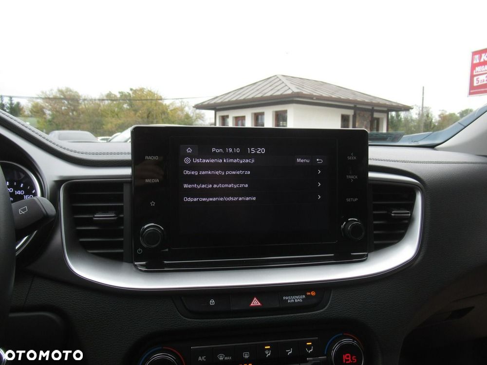 Kia Ceed 1.5 T-GDI M - 26
