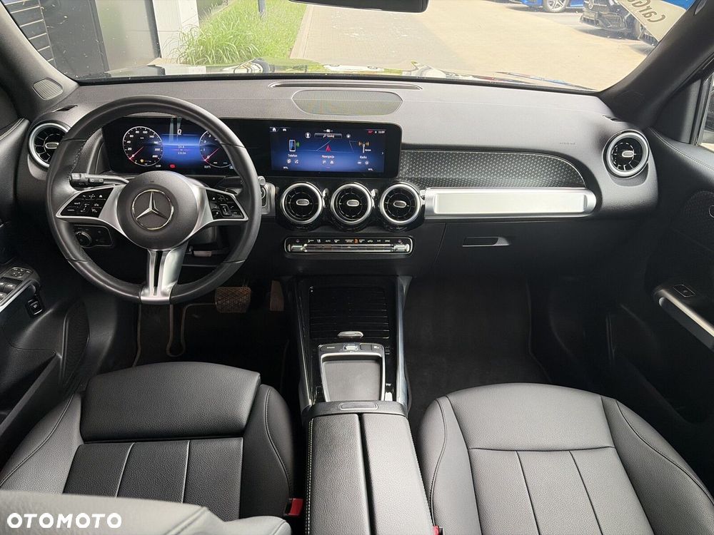 Mercedes-Benz GLB - 12