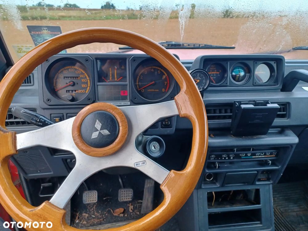 Mitsubishi Pajero 82-91 - 6