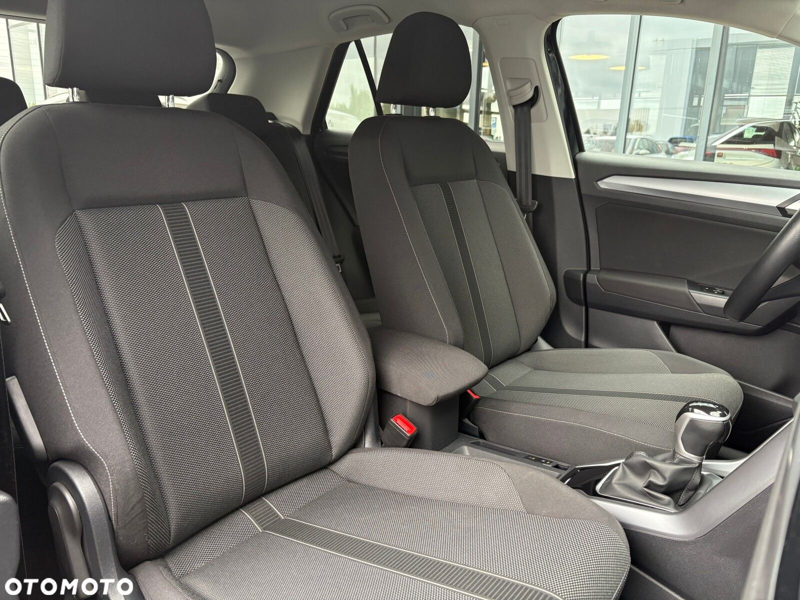 Volkswagen T-Roc - 17