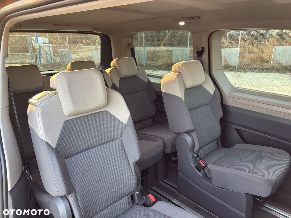 Volkswagen Multivan - 16