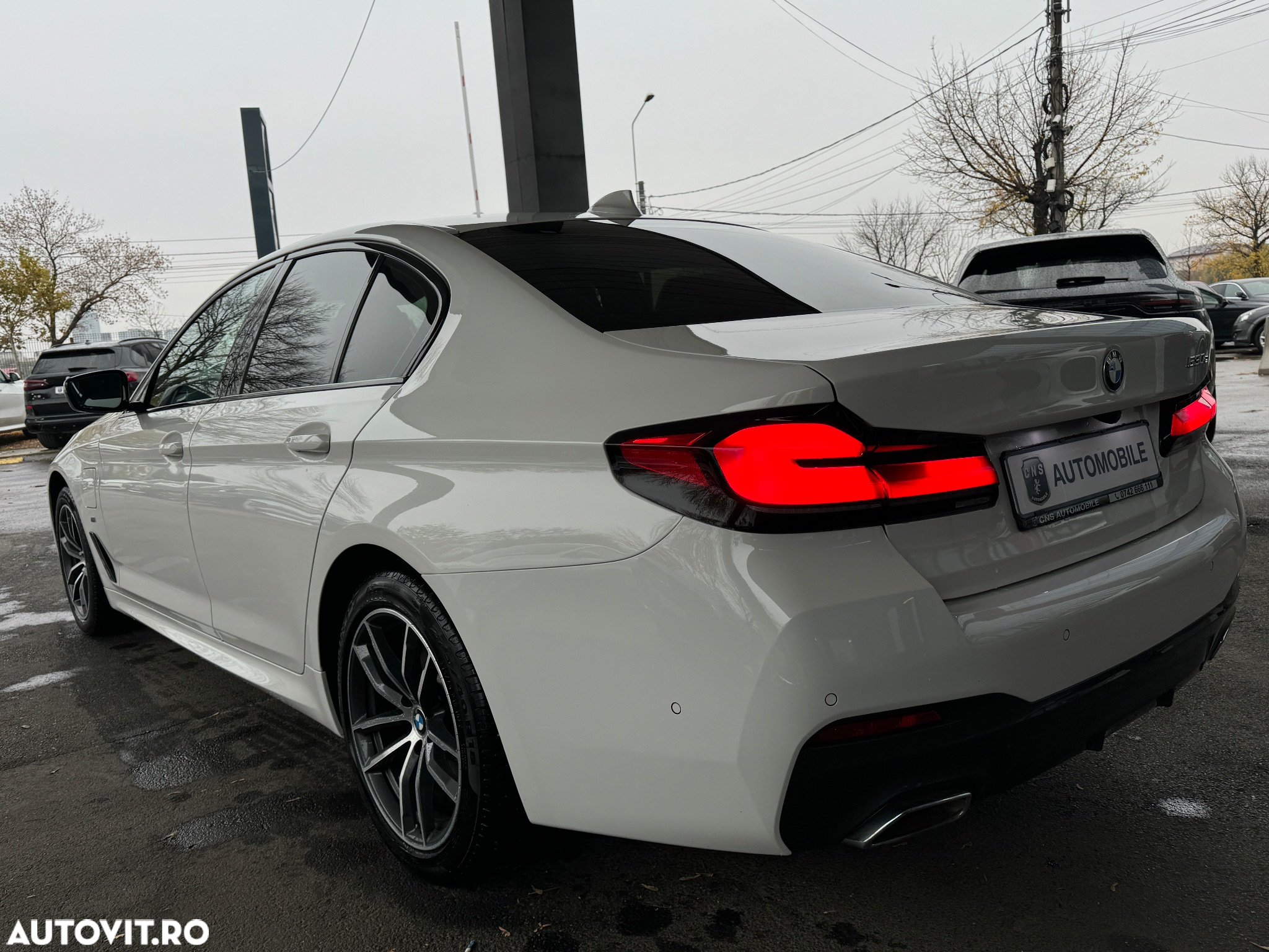 BMW Seria 5 530e Aut. M Sport Edition - 7