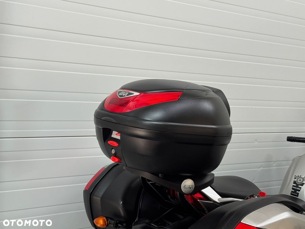 Yamaha FZ - 4