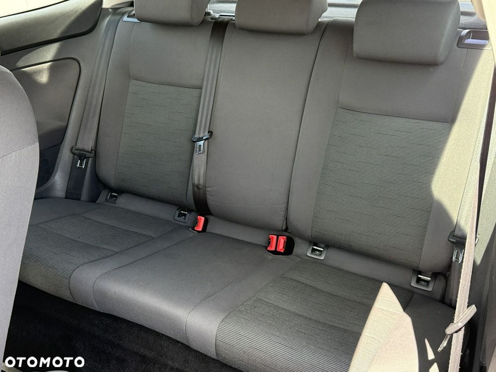 Volkswagen Golf - 28