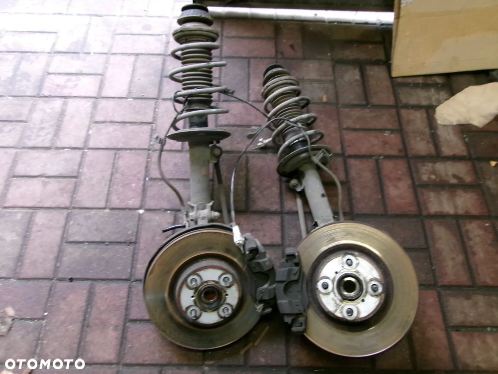 MCPERSON AMORTYZATOR ZWROTNICA TOYOTA YARIS III  11-22  1.5 BENZ - 1