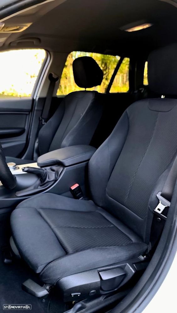 BMW 318 d Touring Auto Line Sport - 24