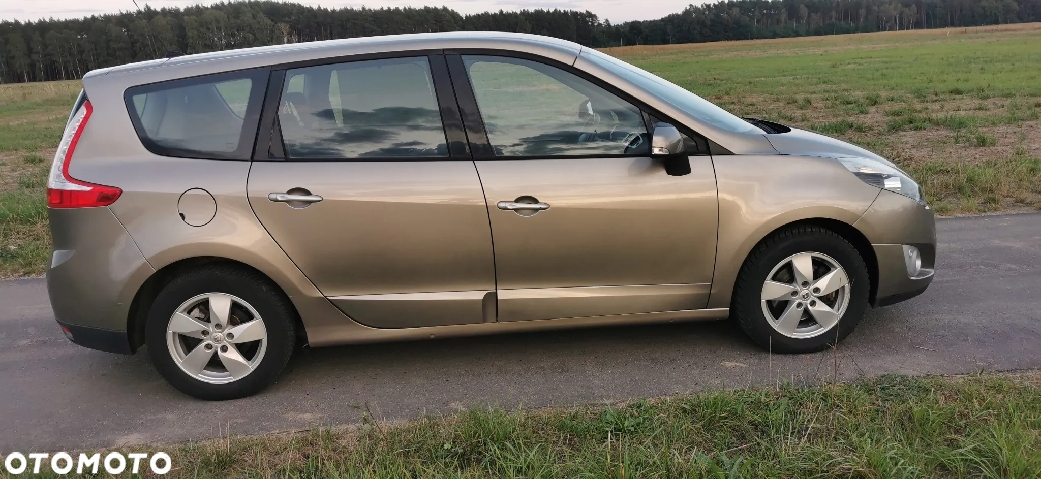 Renault Grand Scenic Gr 1.4 16V TCE TomTom Edition - 3