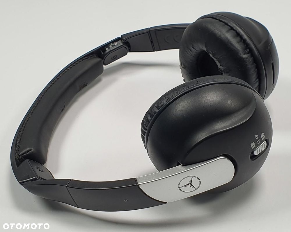 SŁUCHAWKI BEZPRZEWODOWE + ETUI MERCEDES GL X164 - 4