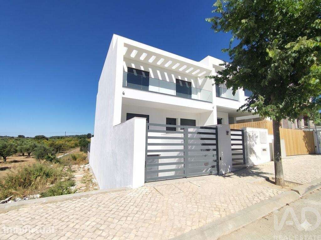 Moradia geminada T3 em Tavira de 225 m2 - Grande imagem: 2/39