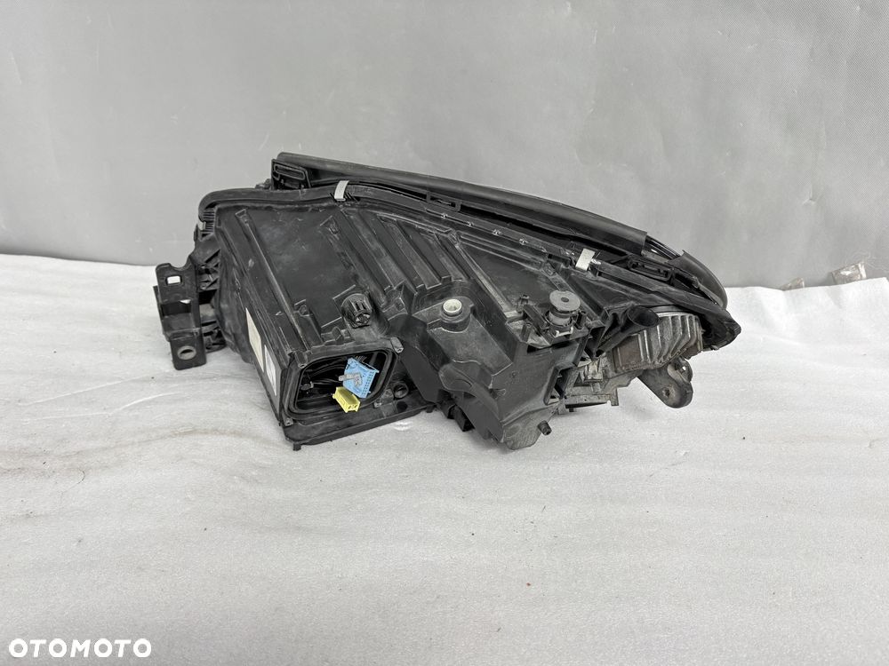 Lampa przednia prawa Mercedes-Benz GLE W166 A166 A1669061603 HYBRID - 4